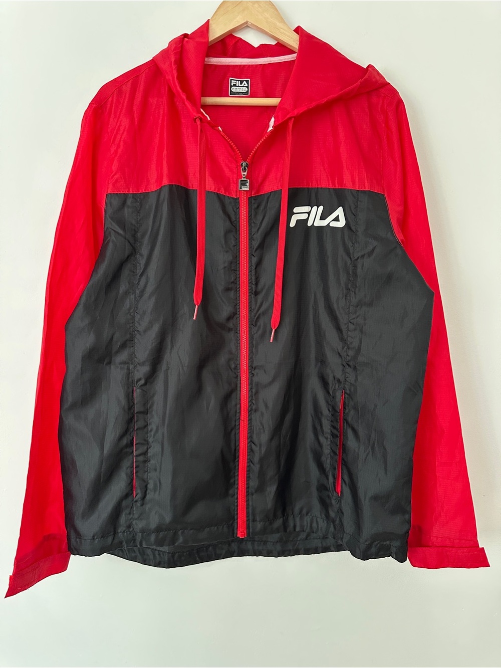 FILA Mens Colorblock Hooded Windbreaker Jacket Medium Red Black Spellout Zip